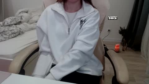 Snapshot of token___ chatting on 02/11/25, 08:52 Arina online show from 02/11/25, 08:52