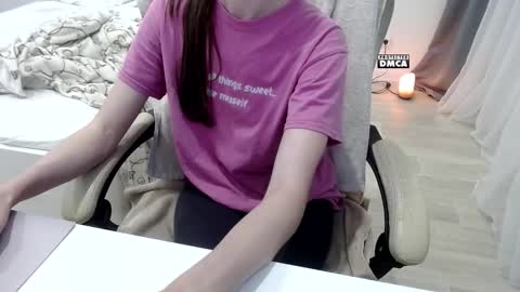 Snapshot of token___ chatting on 09/13/25, 06:40 Arina online show from 09/13/25, 06:40