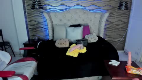Snapshot of toky_doll chatting on 01/12/25, 01:00 toky online show from 01/12/25, 01:00