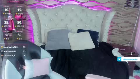 Snapshot of toky_doll chatting on 03/11/25, 11:48 toky online show from 03/11/25, 11:48