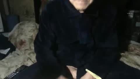 small man online show from 02/16/26, 05:09