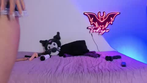   Independent model online show from 03/11/25, 05:05