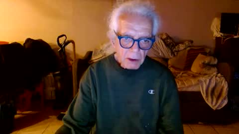 Snapshot of tom112292014 chatting on 05/23/26, 10:14 tom112292014 online show from 05/23/26, 10:14