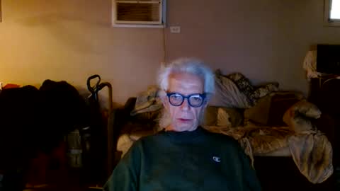 Snapshot of tom112292014 chatting on 05/24/26, 06:35 tom112292014 online show from 05/24/26, 06:35