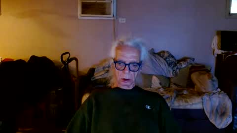 Snapshot of tom112292014 chatting on 05/25/26, 12:22 tom112292014 online show from 05/25/26, 12:22