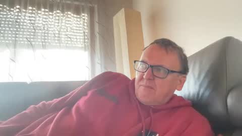 Tom online show from 01/10/25, 12:04