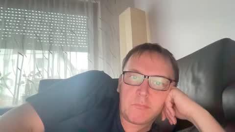 Tom online show from 02/02/25, 03:39