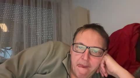 Tom online show from 03/08/25, 05:33