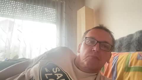 Tom online show from 10/18/25, 02:07