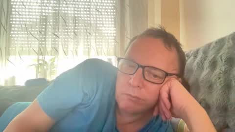 Tom online show from 10/21/25, 02:07