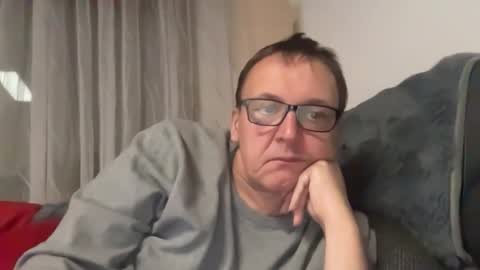 Tom online show from 11/26/25, 03:57