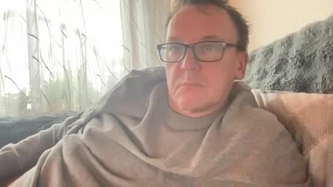 Tom online show from 11/28/25, 02:42