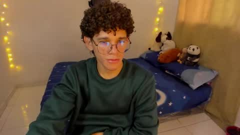 Tom Blue online show from 11/26/25, 04:08