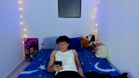 Tom Blue online show from 03/11/26, 01:44