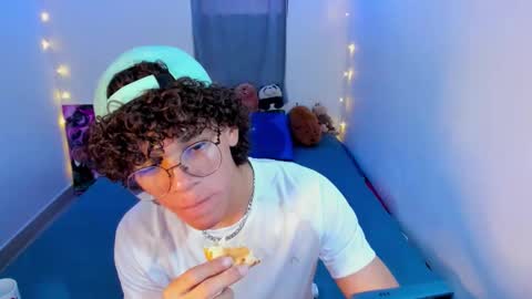 Tom Blue online show from 03/18/26, 10:46