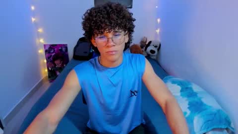 Tom Blue online show from 03/25/26, 12:49