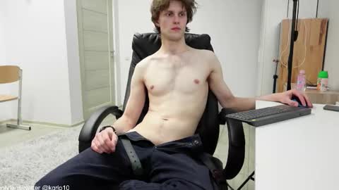 tom online show from 10/18/25, 11:38