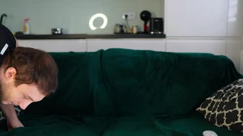 Tom online show from 04/18/26, 07:01