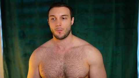 Snapshot of tom_fordd chatting on 05/19/26, 04:02 Tom online show from 05/19/26, 04:02