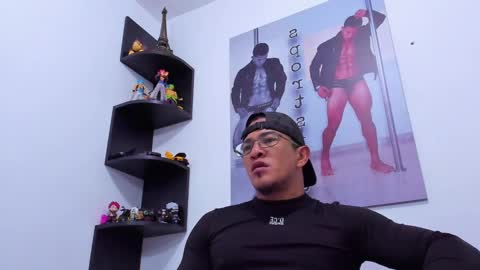 Snapshot of tom_kingfit chatting on 12/06/24, 04:58 SPORTSFIT29 online show from 12/06/24, 04:58