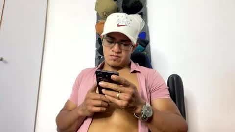 Snapshot of tom_kingfit chatting on 02/07/25, 02:08 SPORTSFIT29 online show from 02/07/25, 02:08