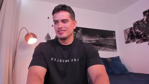 Snapshot of tom_mckleein chatting on 12/22/24, 05:53 TOM MCKLEEIN instagram online show from 12/22/24, 05:53