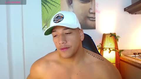 Tom muscle1 online show from 01/21/25, 03:43