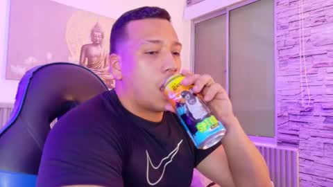 Tom muscle1 online show from 11/17/25, 07:41