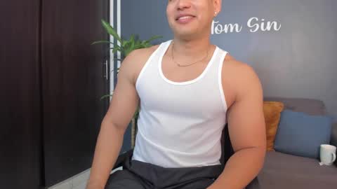 Snapshot of tom_sin_ chatting on 12/27/24, 02:54 Tom Sin online show from 12/27/24, 02:54