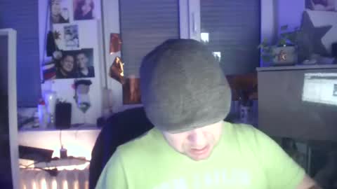 Snapshot of tomame_ chatting on 12/02/24, 01:58 tomame_ online show from 12/02/24, 01:58