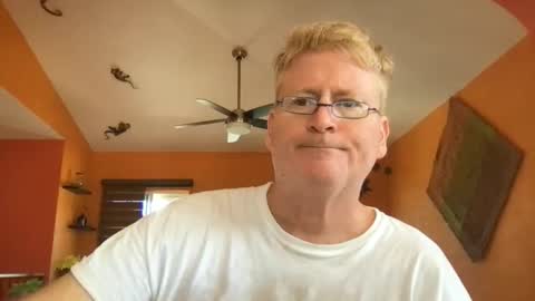 Hola online show from 10/27/25, 06:45