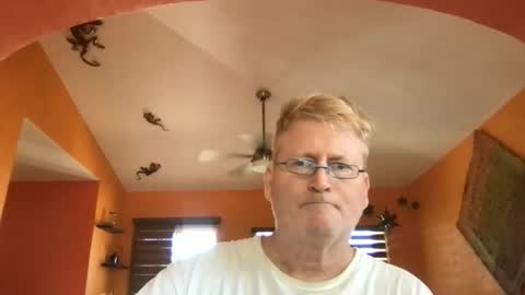 Hola online show from 10/29/25, 09:05