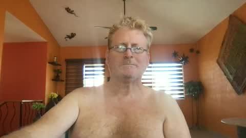 Snapshot of tomascausa chatting on 06/23/26, 10:52 Hola online show from 06/23/26, 10:52