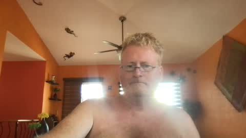 Snapshot of tomascausa chatting on 07/21/26, 11:51 Hola online show from 07/21/26, 11:51