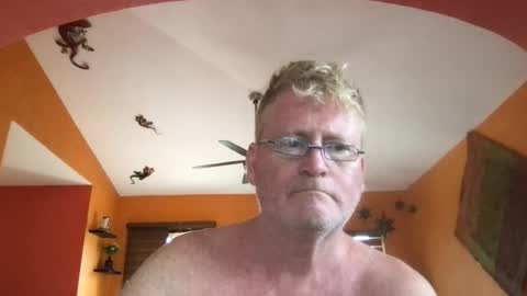 Snapshot of tomascausa chatting on 07/29/26, 07:01 Hola online show from 07/29/26, 07:01