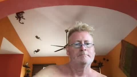 Snapshot of tomascausa chatting on 08/03/26, 04:44 Hola online show from 08/03/26, 04:44