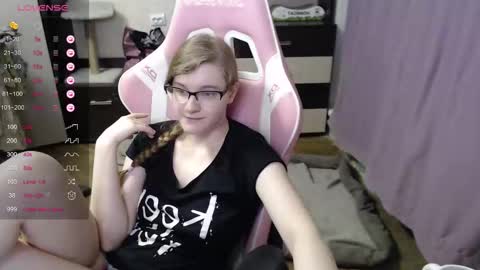 tomato_tease online show from 10/27/25, 04:00