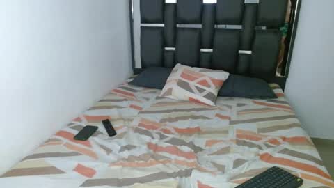 tomaz_18 online show from 04/07/26, 04:29