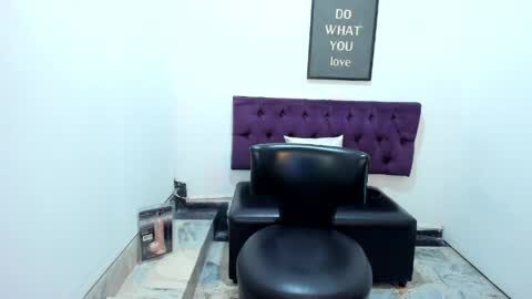 Snapshot of tomboy_natali chatting on 05/16/26, 01:02 IAN SAYD online show from 05/16/26, 01:02