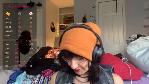 Snapshot of tomboy_titties chatting on 10/14/25, 11:05 tomboy_titties online show from 10/14/25, 11:05