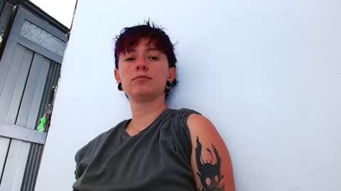 Blue online show from 04/25/26, 05:43