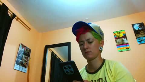 Snapshot of tomboyblue chatting on 07/24/26, 08:01 Blue online show from 07/24/26, 08:01