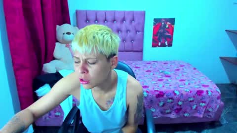 Snapshot of tomboygirl69 chatting on 12/19/24, 04:34 tomboygirl69 online show from 12/19/24, 04:34