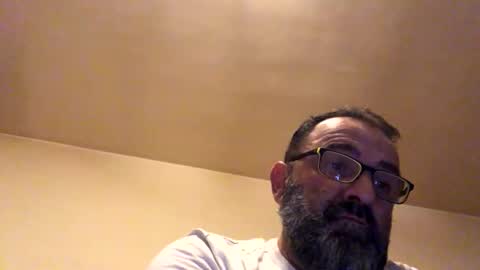 tomcop11111 online show from 10/16/25, 12:11