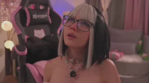 Snapshot of tomie_san chatting on 09/26/25, 01:53 Tomie online show from 09/26/25, 01:53