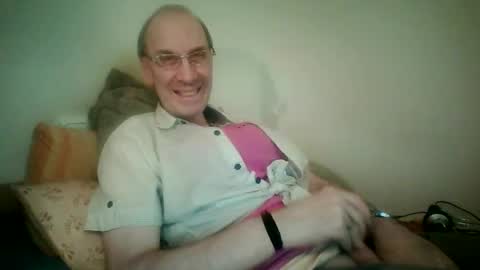 tomislav321 online show from 04/18/26, 01:26