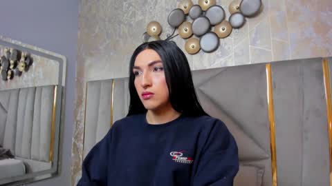 Snapshot of tomlondon_ chatting on 01/16/25, 11:48 online show from 01/16/25, 11:48