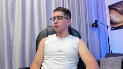 Snapshot of tommas_johnson chatting on 05/10/26, 12:21 Tomas online show from 05/10/26, 12:21