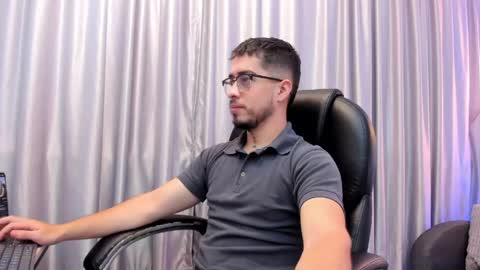 Snapshot of tommas_johnson chatting on 06/08/26, 12:38 Tomas online show from 06/08/26, 12:38