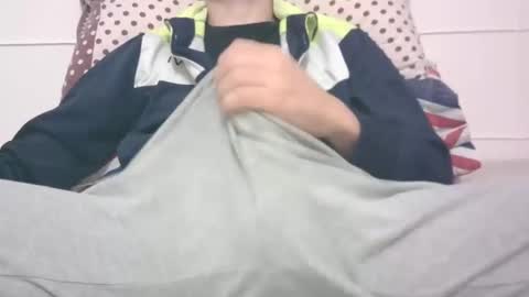 Snapshot of tommaso9046 chatting on 12/04/24, 05:22 tommaso9046 online show from 12/04/24, 05:22